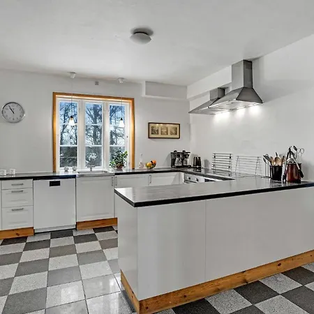 Vakantiehuis Beautiful In With Sauna