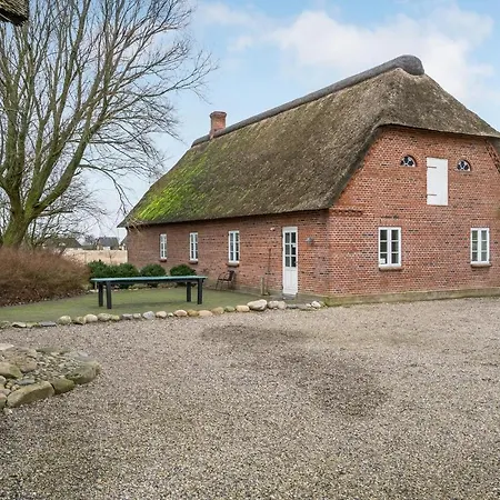 Vakantiehuis Beautiful In With Sauna *