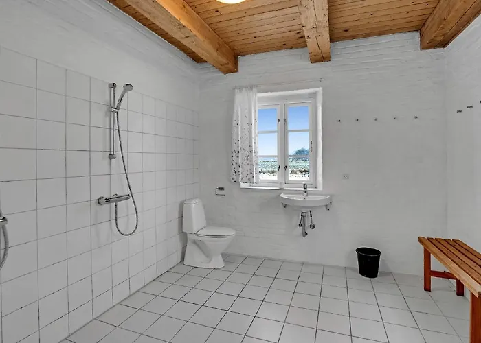 Dom wakacyjny Beautiful In With Sauna Bredebro